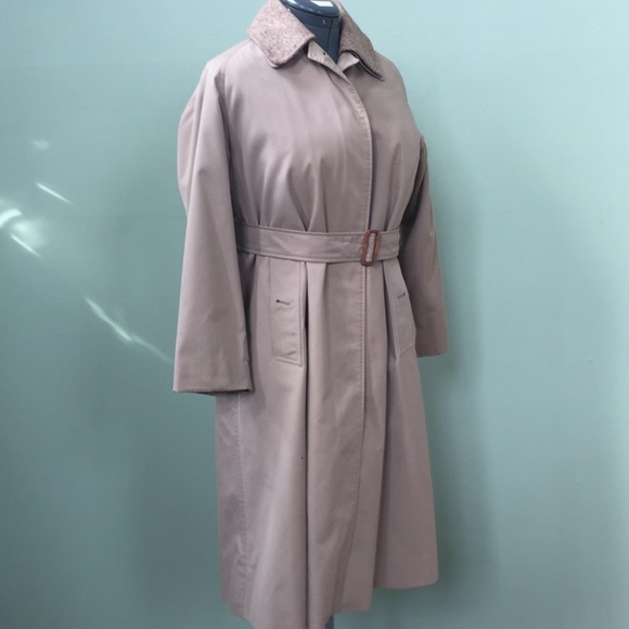 Vintage Burberry Tan Trench Coat Size 12 Extra Long / Belt Included - Picture 1 of 8